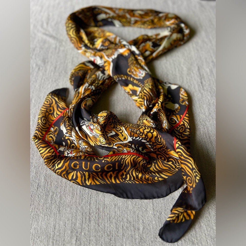 Gucci Scarf Silk All Over Tiger Print 26”x74” - Picture 5 of 5